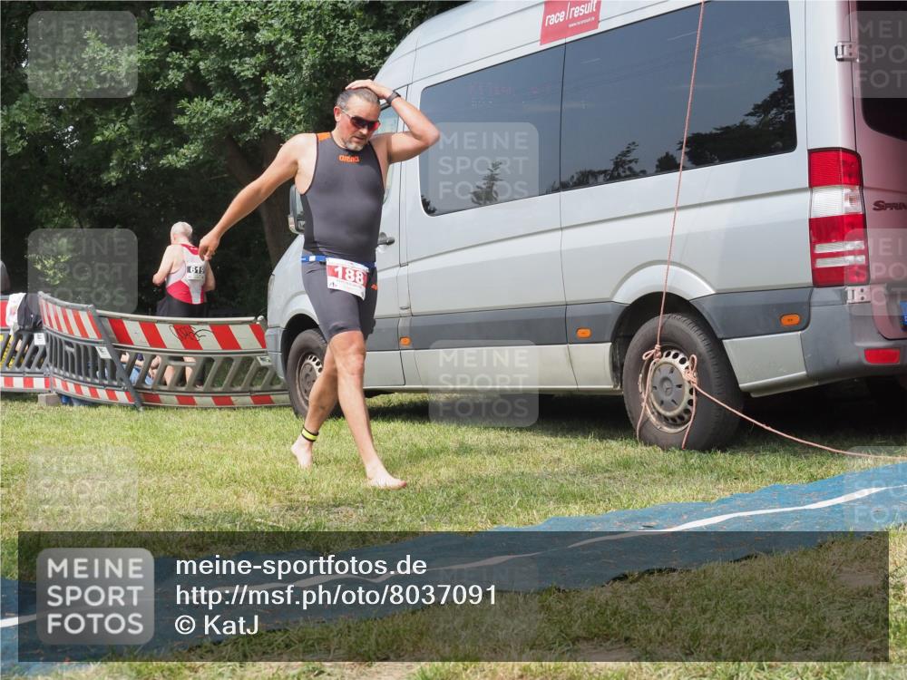 21.06.2025 - 27. Vierlanden-Triathlon KatJ http://msf.ph/oto/8037091 15.06.2025 11:26:59 Schwimmen 900 meine-sportfotos.de