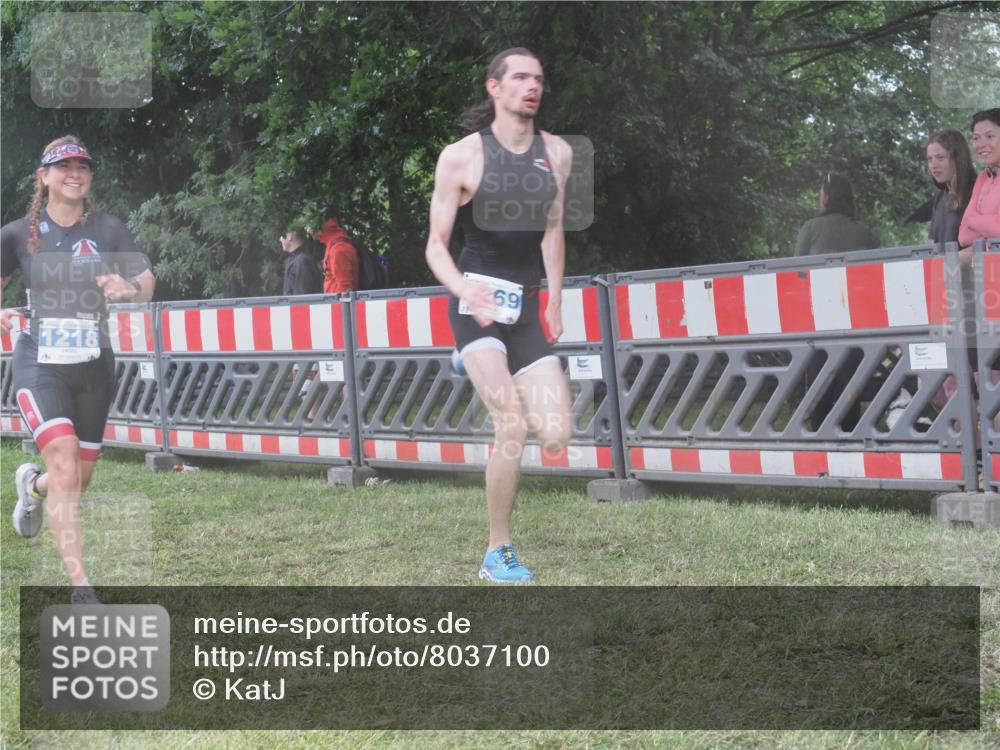 21.06.2025 - 27. Vierlanden-Triathlon KatJ http://msf.ph/oto/8037100 15.06.2025 14:17:15 Ziel 1218, 1269 meine-sportfotos.de
