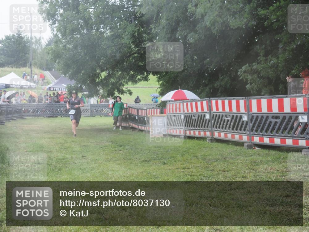 21.06.2025 - 27. Vierlanden-Triathlon KatJ http://msf.ph/oto/8037130 15.06.2025 14:17:37 Ziel 1169 meine-sportfotos.de