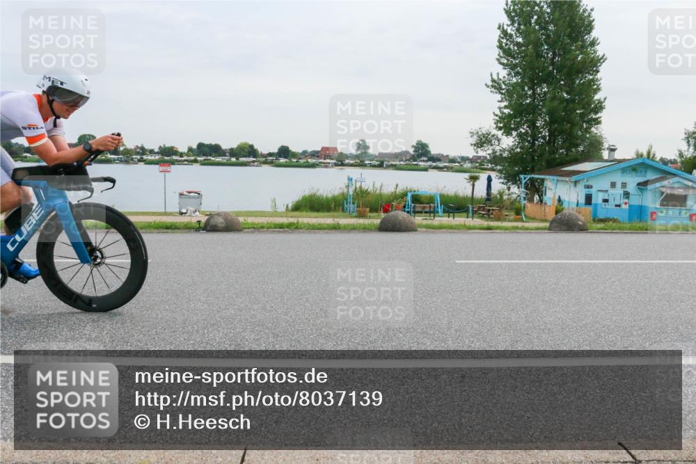 15.06.2025 - 27. Vierlanden-Triathlon H.Heesch http://msf.ph/oto/8037139 15.06.2025 10:50:09 Radfahren 39, 54, 225, 409 meine-sportfotos.de