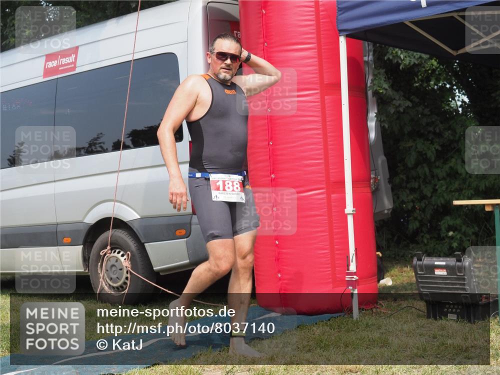 21.06.2025 - 27. Vierlanden-Triathlon KatJ http://msf.ph/oto/8037140 15.06.2025 11:27:01 Schwimmen 900 meine-sportfotos.de