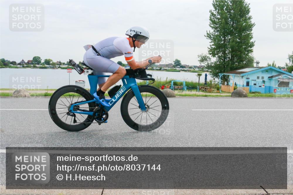15.06.2025 - 27. Vierlanden-Triathlon H.Heesch http://msf.ph/oto/8037144 15.06.2025 10:50:09 Radfahren 39, 54, 225, 409 meine-sportfotos.de