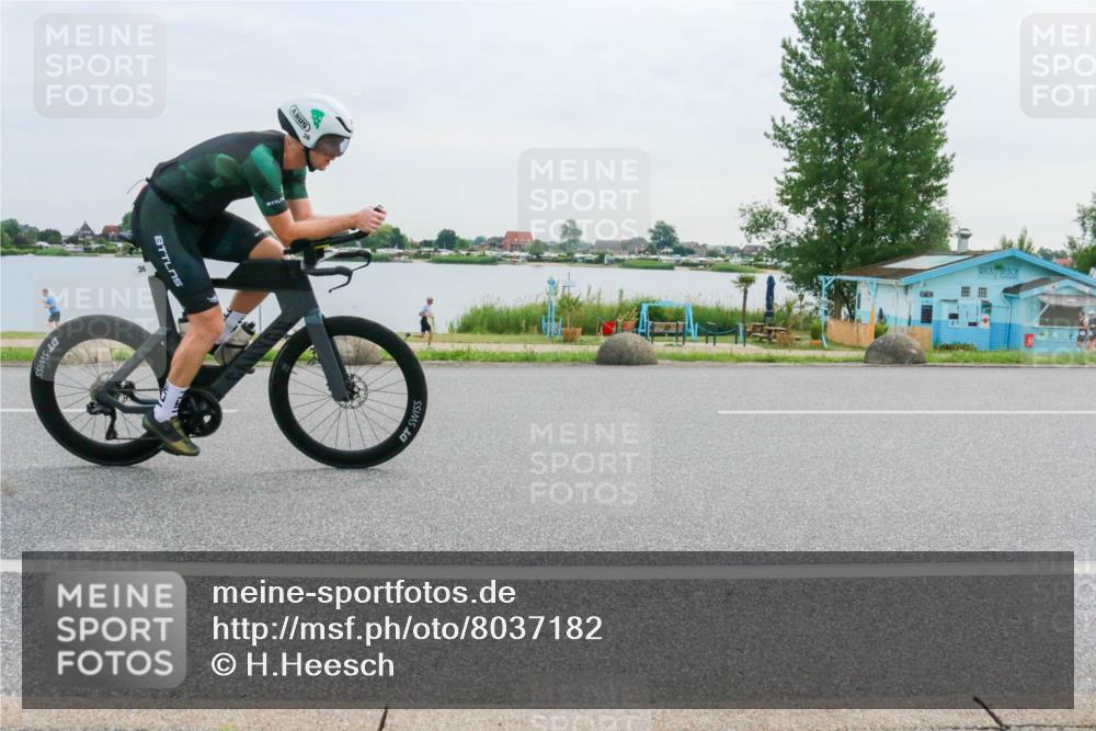 15.06.2025 - 27. Vierlanden-Triathlon H.Heesch http://msf.ph/oto/8037182 15.06.2025 10:50:25 Radfahren 36 meine-sportfotos.de
