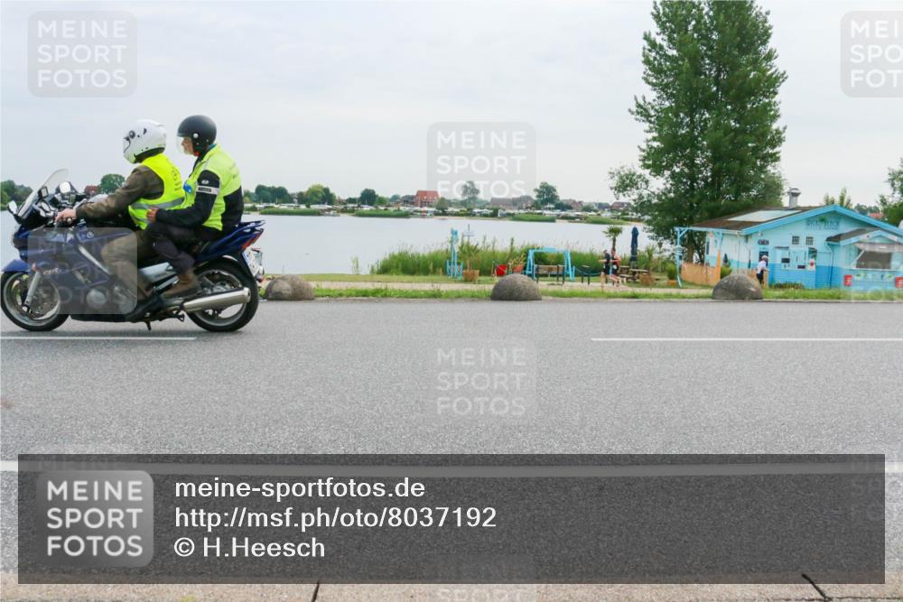 15.06.2025 - 27. Vierlanden-Triathlon H.Heesch http://msf.ph/oto/8037192 15.06.2025 10:50:29 Radfahren 36 meine-sportfotos.de