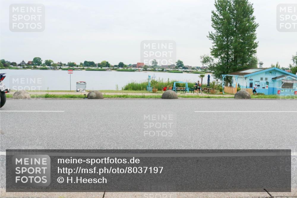 15.06.2025 - 27. Vierlanden-Triathlon H.Heesch http://msf.ph/oto/8037197 15.06.2025 10:50:29 Radfahren 36 meine-sportfotos.de