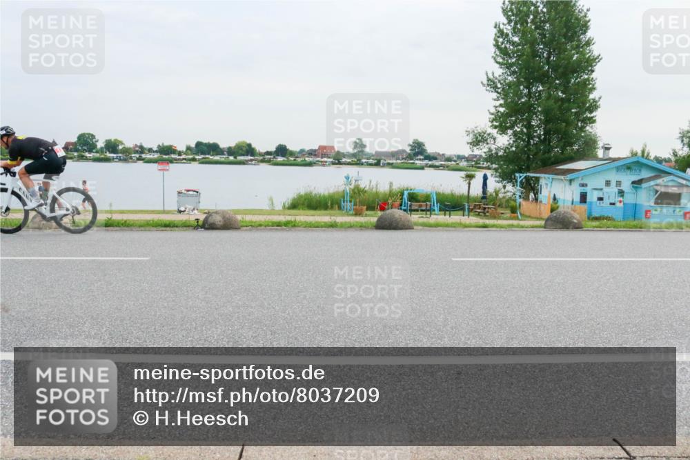 15.06.2025 - 27. Vierlanden-Triathlon H.Heesch http://msf.ph/oto/8037209 15.06.2025 10:50:36 Radfahren 133 meine-sportfotos.de