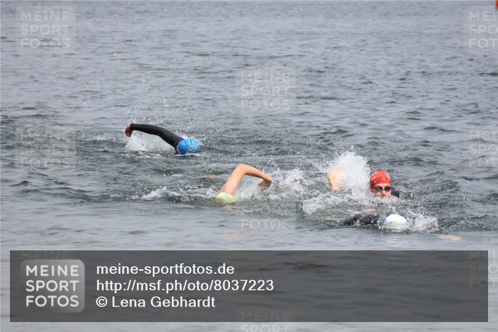 21.06.2025 - 27. Vierlanden-Triathlon Lena Gebhardt http://msf.ph/oto/8037223 15.06.2025 12:03:58 Schwimmen 994 meine-sportfotos.de