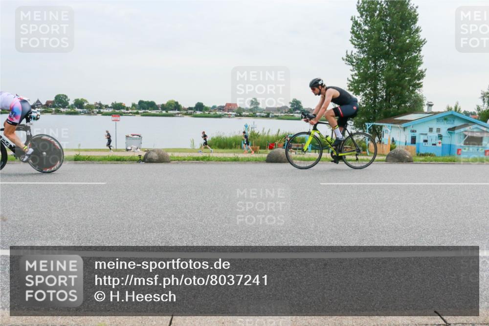 15.06.2025 - 27. Vierlanden-Triathlon H.Heesch http://msf.ph/oto/8037241 15.06.2025 10:50:47 Radfahren 18, 180, 196, 373, 592 meine-sportfotos.de