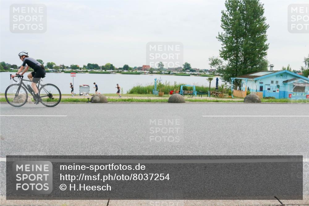15.06.2025 - 27. Vierlanden-Triathlon H.Heesch http://msf.ph/oto/8037254 15.06.2025 10:50:49 Radfahren 18, 180, 196, 592 meine-sportfotos.de