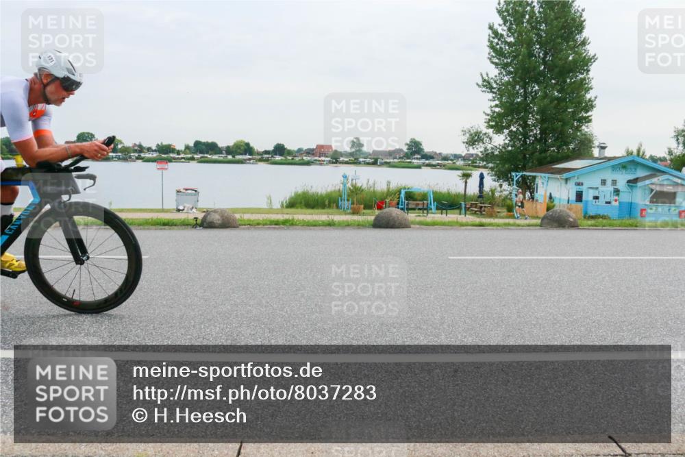 15.06.2025 - 27. Vierlanden-Triathlon H.Heesch http://msf.ph/oto/8037283 15.06.2025 10:51:03 Radfahren 120, 171, 403 meine-sportfotos.de