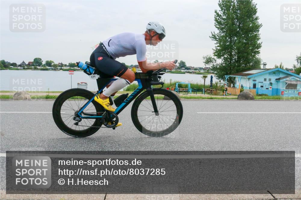 15.06.2025 - 27. Vierlanden-Triathlon H.Heesch http://msf.ph/oto/8037285 15.06.2025 10:51:03 Radfahren 120, 171, 403 meine-sportfotos.de