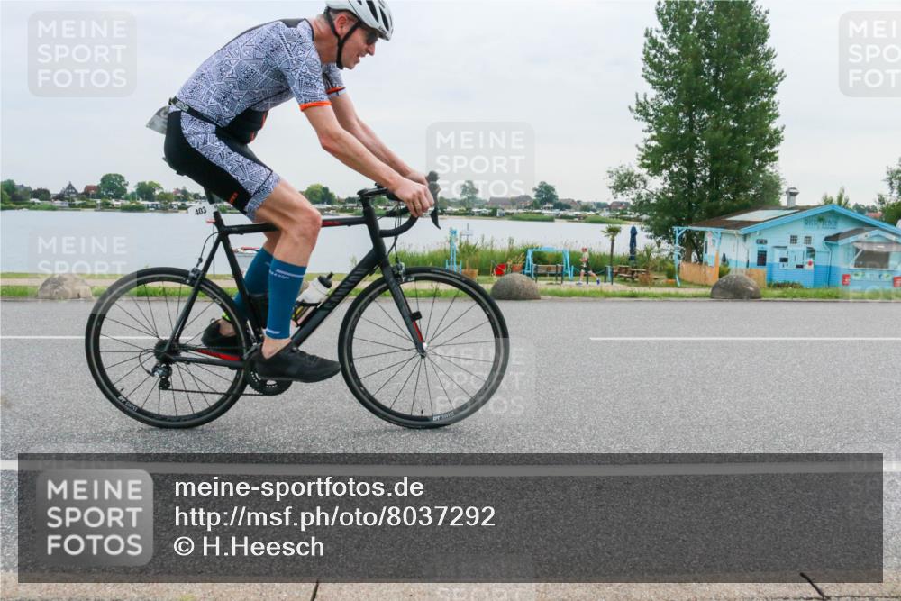 15.06.2025 - 27. Vierlanden-Triathlon H.Heesch http://msf.ph/oto/8037292 15.06.2025 10:51:05 Radfahren 120, 171, 403 meine-sportfotos.de