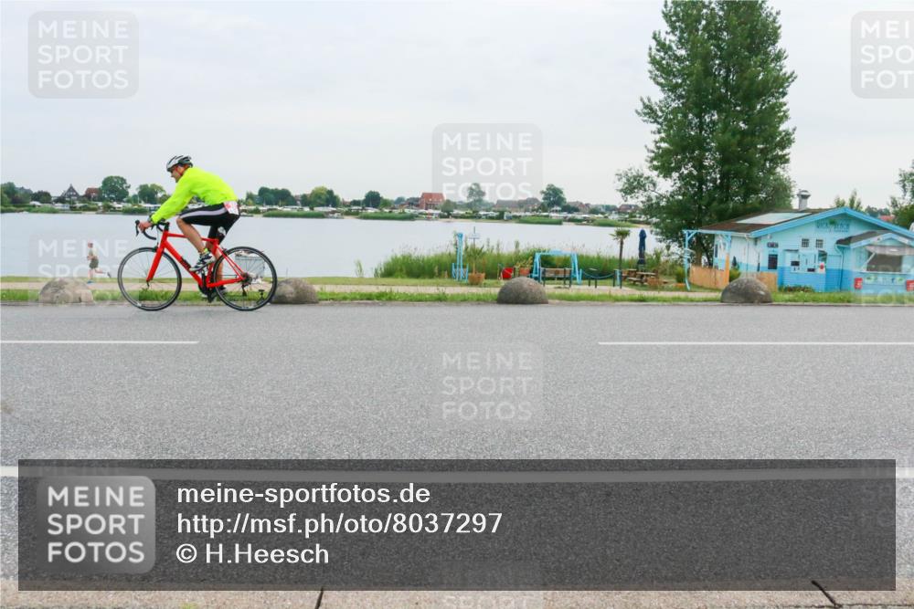 15.06.2025 - 27. Vierlanden-Triathlon H.Heesch http://msf.ph/oto/8037297 15.06.2025 10:51:12 Radfahren 161, 381 meine-sportfotos.de