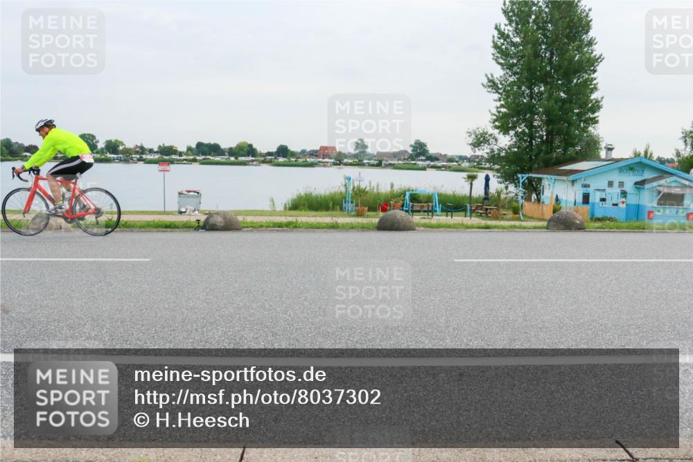 15.06.2025 - 27. Vierlanden-Triathlon H.Heesch http://msf.ph/oto/8037302 15.06.2025 10:51:13 Radfahren 161, 381 meine-sportfotos.de