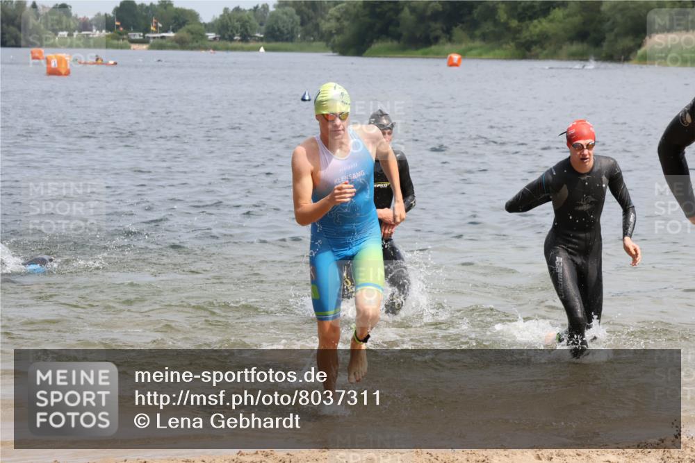 21.06.2025 - 27. Vierlanden-Triathlon Lena Gebhardt http://msf.ph/oto/8037311 15.06.2025 12:04:10 Schwimmen 1009, 1010, 1011, 1012, 1013 meine-sportfotos.de