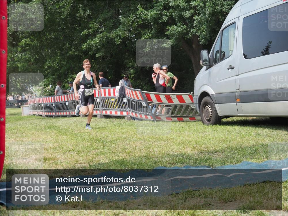 21.06.2025 - 27. Vierlanden-Triathlon KatJ http://msf.ph/oto/8037312 15.06.2025 11:27:33 Schwimmen  meine-sportfotos.de