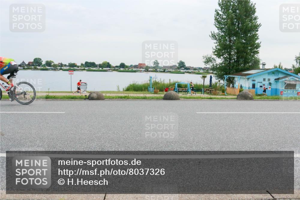 15.06.2025 - 27. Vierlanden-Triathlon H.Heesch http://msf.ph/oto/8037326 15.06.2025 10:51:41 Radfahren 183 meine-sportfotos.de