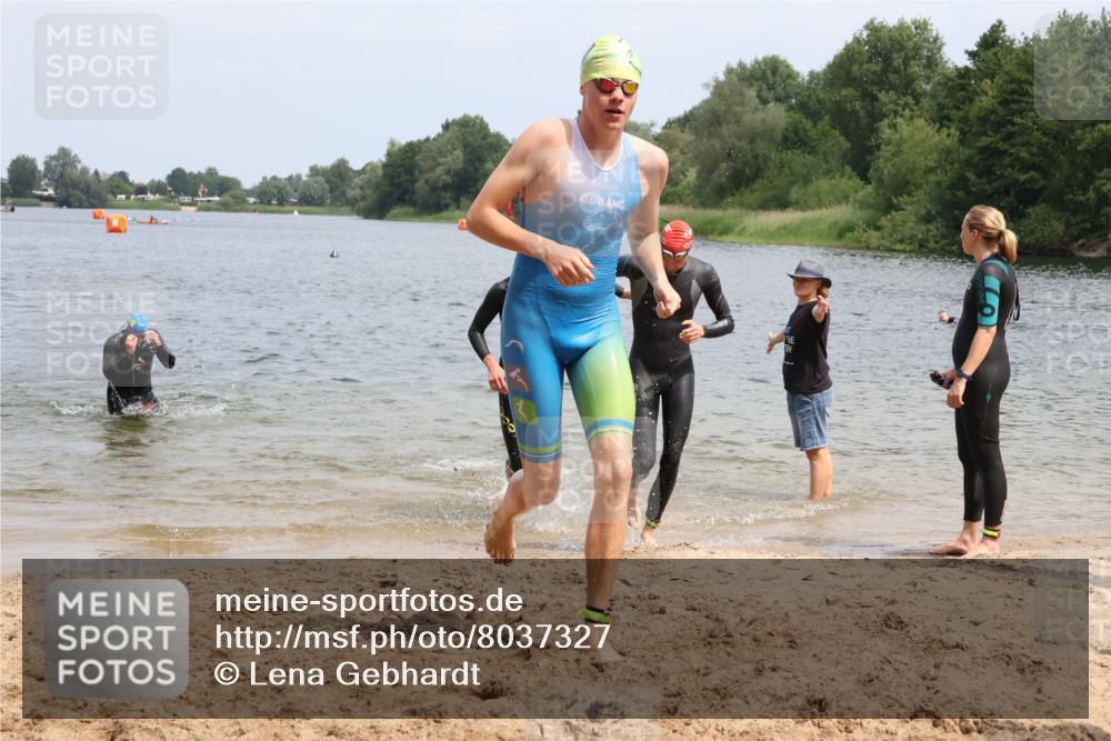 21.06.2025 - 27. Vierlanden-Triathlon Lena Gebhardt http://msf.ph/oto/8037327 15.06.2025 12:04:11 Schwimmen 1009, 1010, 1011, 1012, 1013 meine-sportfotos.de