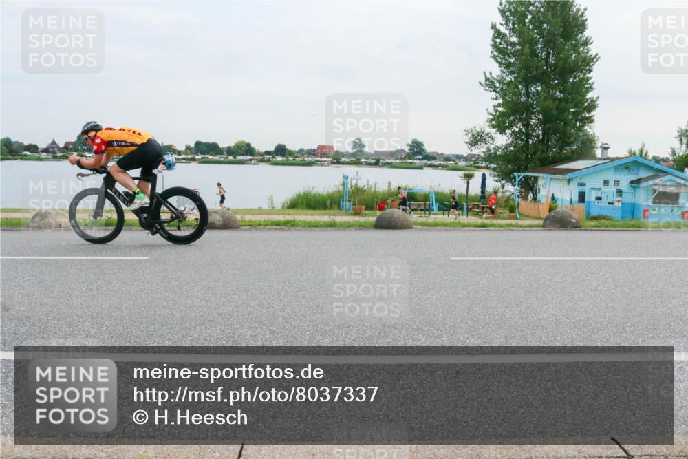 15.06.2025 - 27. Vierlanden-Triathlon H.Heesch http://msf.ph/oto/8037337 15.06.2025 10:51:46 Radfahren 47, 97, 183, 233 meine-sportfotos.de