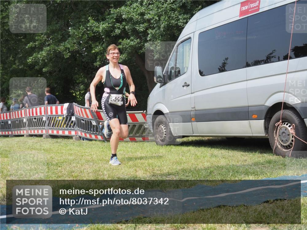 21.06.2025 - 27. Vierlanden-Triathlon KatJ http://msf.ph/oto/8037342 15.06.2025 11:27:34 Schwimmen  meine-sportfotos.de