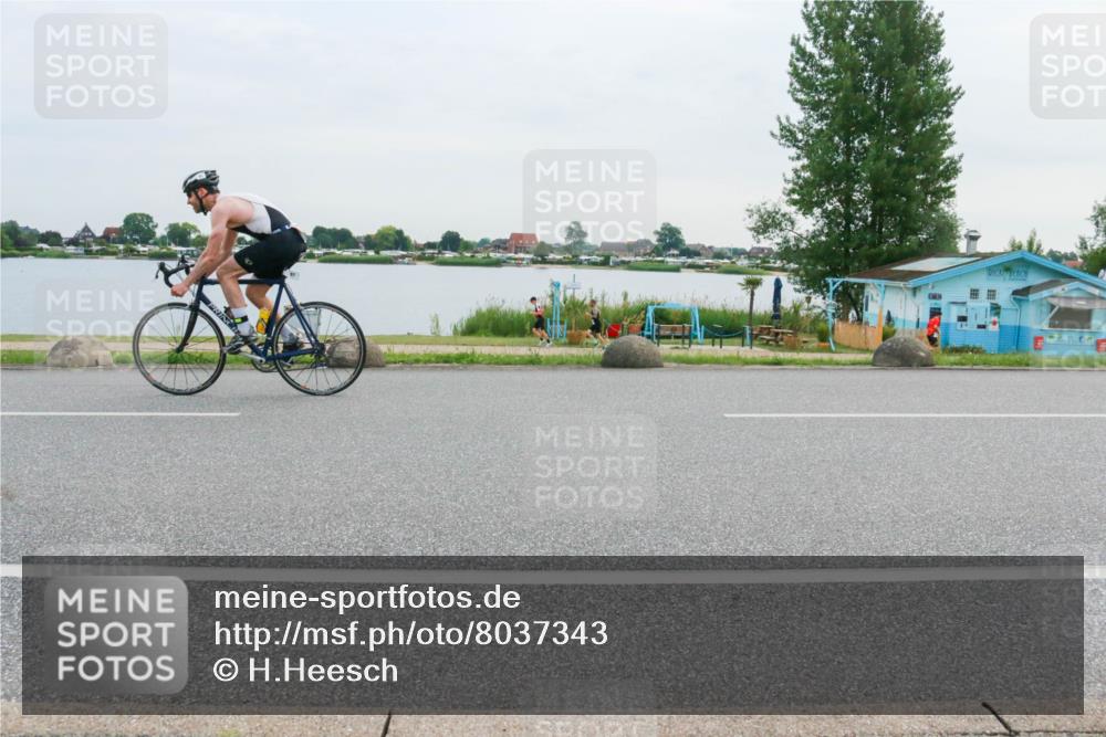 15.06.2025 - 27. Vierlanden-Triathlon H.Heesch http://msf.ph/oto/8037343 15.06.2025 10:51:47 Radfahren 47, 97, 183, 233 meine-sportfotos.de