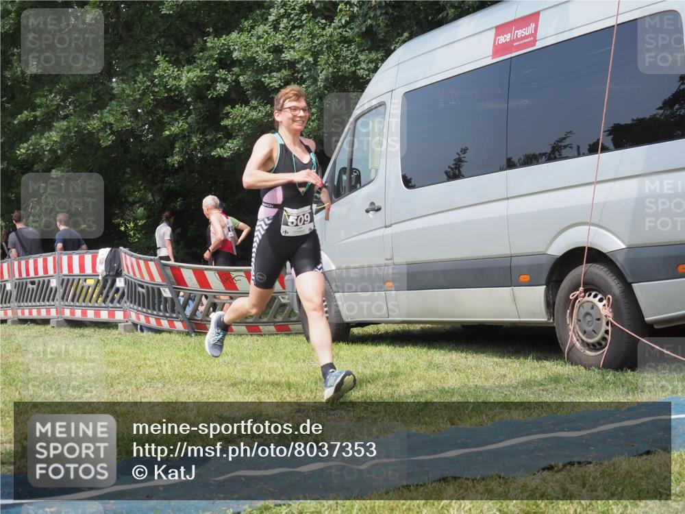 21.06.2025 - 27. Vierlanden-Triathlon KatJ http://msf.ph/oto/8037353 15.06.2025 11:27:35 Schwimmen  meine-sportfotos.de