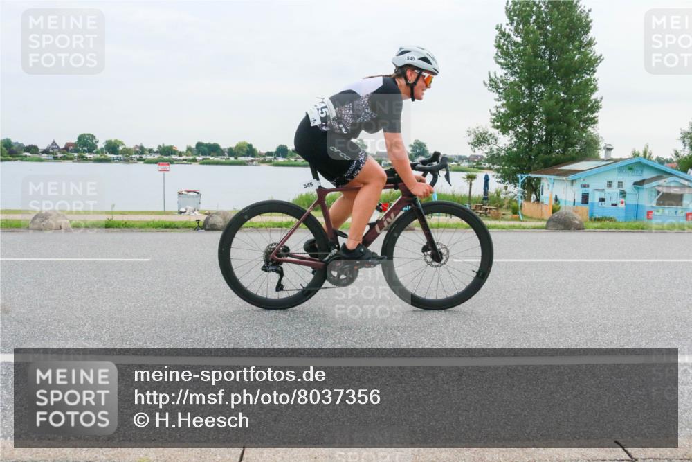 15.06.2025 - 27. Vierlanden-Triathlon H.Heesch http://msf.ph/oto/8037356 15.06.2025 10:51:54 Radfahren 23, 97, 545 meine-sportfotos.de