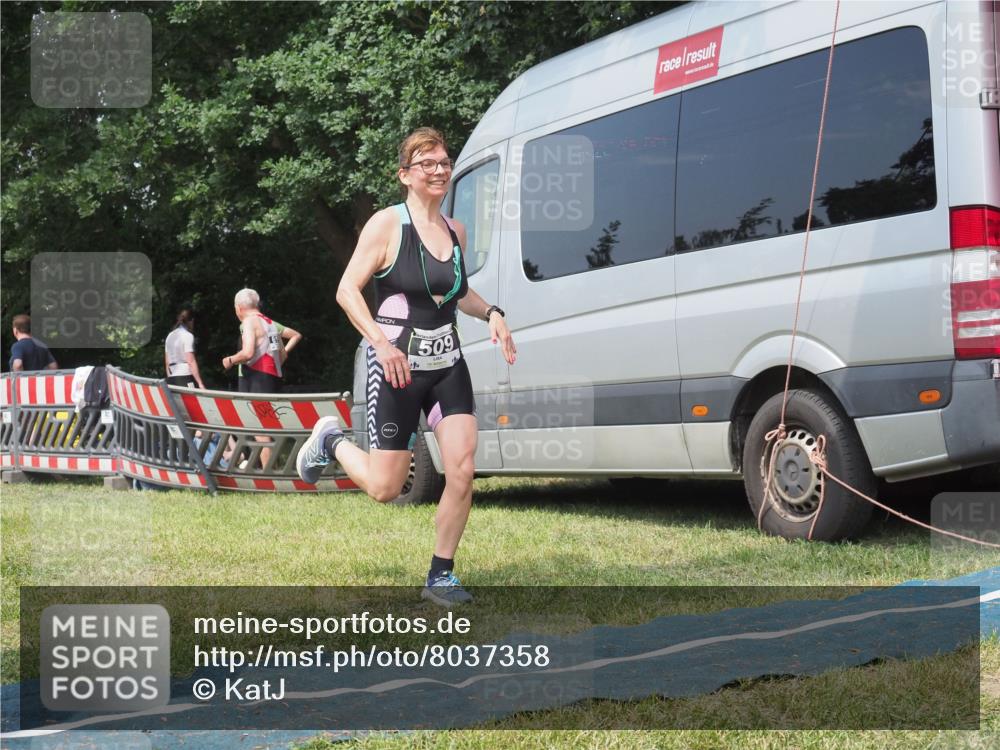 21.06.2025 - 27. Vierlanden-Triathlon KatJ http://msf.ph/oto/8037358 15.06.2025 11:27:35 Schwimmen  meine-sportfotos.de