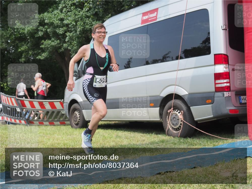 21.06.2025 - 27. Vierlanden-Triathlon KatJ http://msf.ph/oto/8037364 15.06.2025 11:27:35 Schwimmen  meine-sportfotos.de