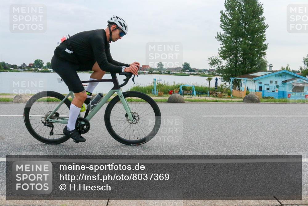 15.06.2025 - 27. Vierlanden-Triathlon H.Heesch http://msf.ph/oto/8037369 15.06.2025 10:51:56 Radfahren 23, 545 meine-sportfotos.de