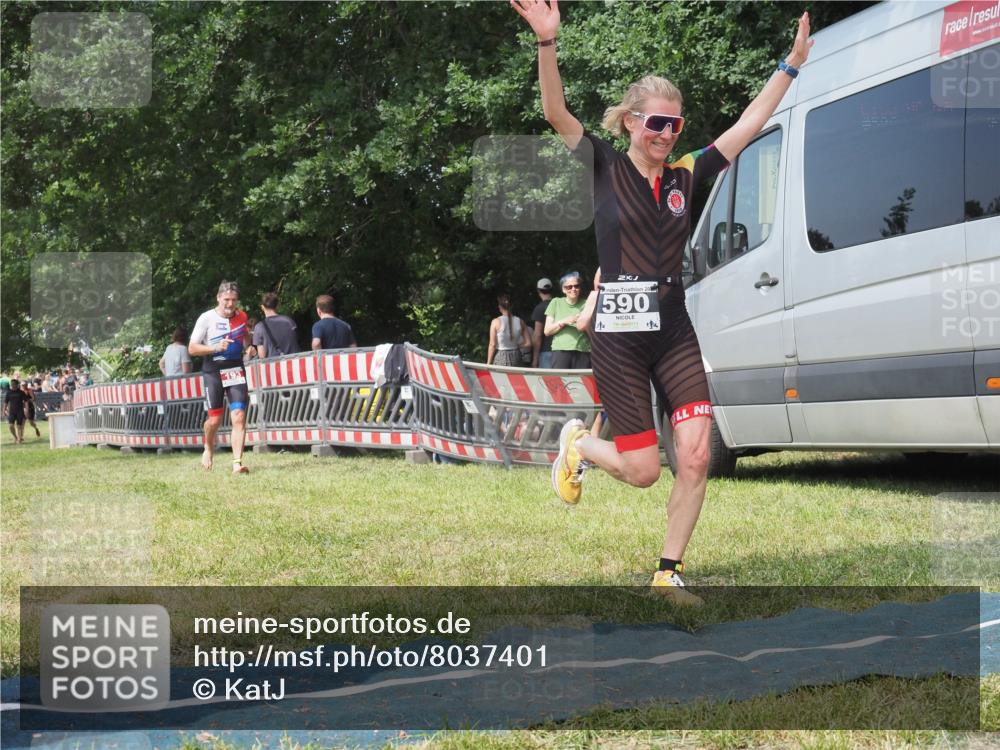 21.06.2025 - 27. Vierlanden-Triathlon KatJ http://msf.ph/oto/8037401 15.06.2025 11:28:01 Schwimmen  meine-sportfotos.de