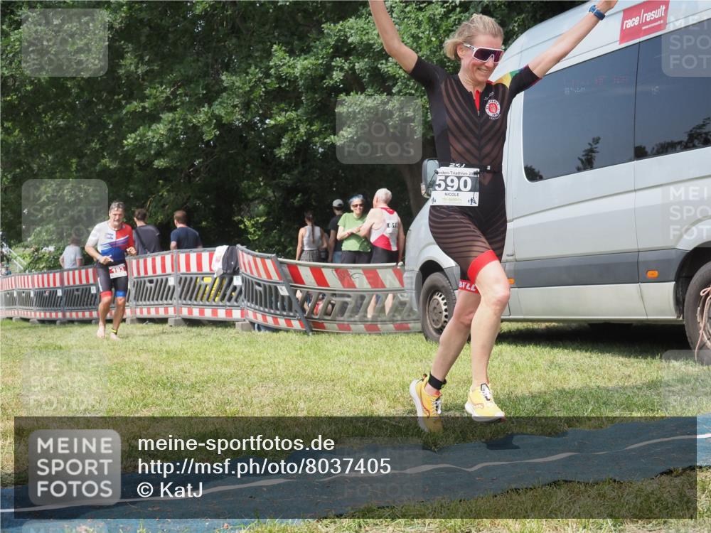 21.06.2025 - 27. Vierlanden-Triathlon KatJ http://msf.ph/oto/8037405 15.06.2025 11:28:01 Schwimmen  meine-sportfotos.de