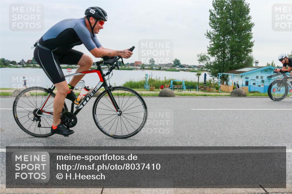 15.06.2025 - 27. Vierlanden-Triathlon H.Heesch http://msf.ph/oto/8037410 15.06.2025 10:52:05 Radfahren 81, 252, 382, 435, 623 meine-sportfotos.de