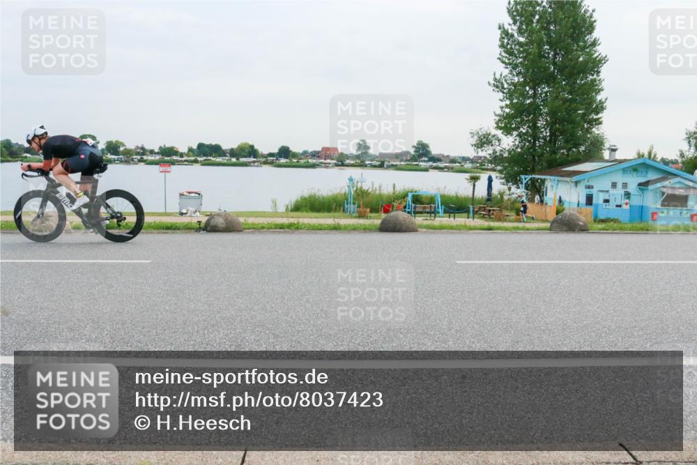 15.06.2025 - 27. Vierlanden-Triathlon H.Heesch http://msf.ph/oto/8037423 15.06.2025 10:52:06 Radfahren 81, 173, 252, 382, 435 meine-sportfotos.de