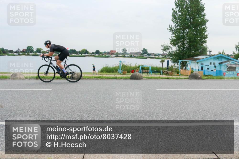 15.06.2025 - 27. Vierlanden-Triathlon H.Heesch http://msf.ph/oto/8037428 15.06.2025 10:52:10 Radfahren 81, 84, 144, 173, 252, 513 meine-sportfotos.de