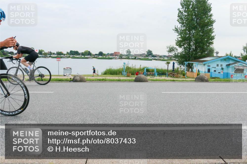 15.06.2025 - 27. Vierlanden-Triathlon H.Heesch http://msf.ph/oto/8037433 15.06.2025 10:52:10 Radfahren 81, 84, 144, 173, 252, 513 meine-sportfotos.de