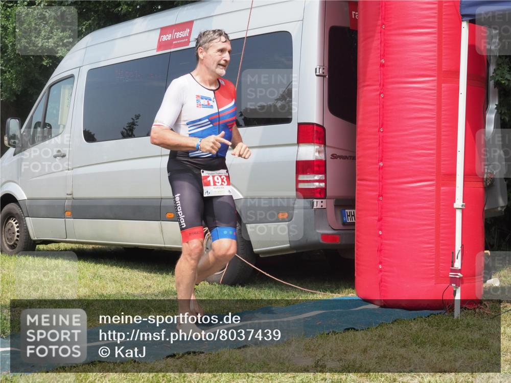 21.06.2025 - 27. Vierlanden-Triathlon KatJ http://msf.ph/oto/8037439 15.06.2025 11:28:05 Schwimmen  meine-sportfotos.de