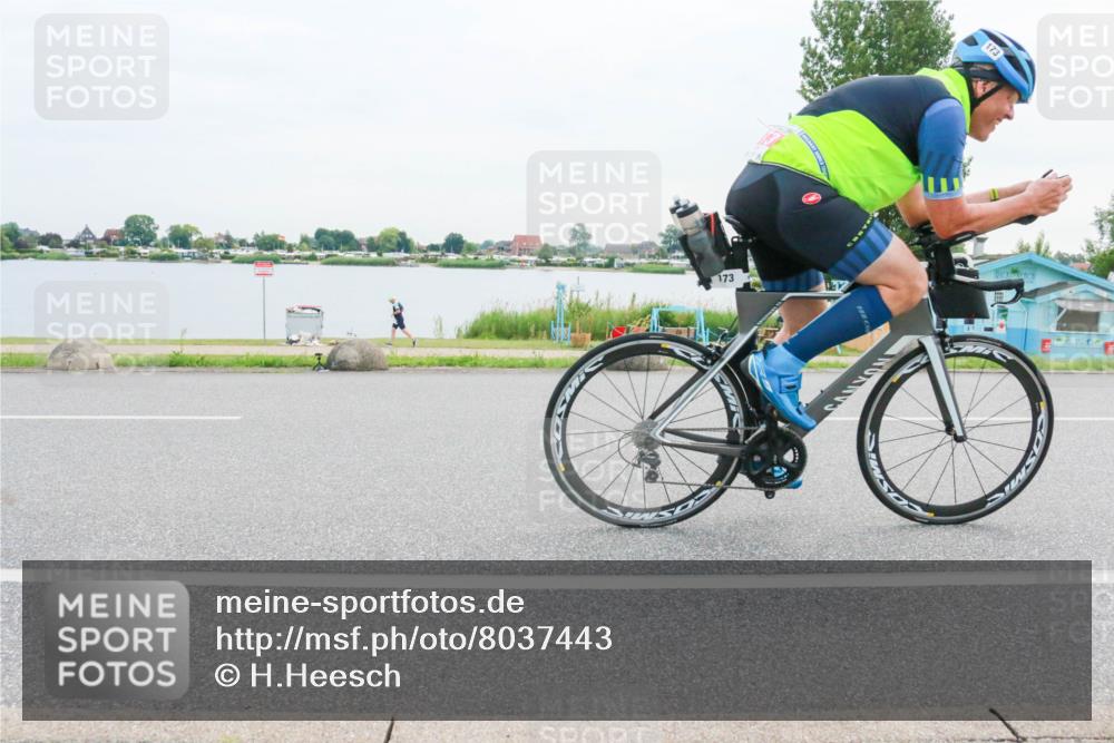 15.06.2025 - 27. Vierlanden-Triathlon H.Heesch http://msf.ph/oto/8037443 15.06.2025 10:52:11 Radfahren 84, 144, 173, 252, 513 meine-sportfotos.de