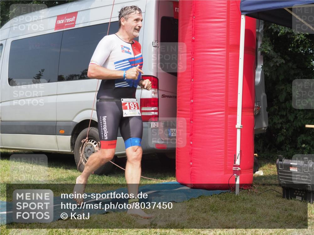 21.06.2025 - 27. Vierlanden-Triathlon KatJ http://msf.ph/oto/8037450 15.06.2025 11:28:06 Schwimmen  meine-sportfotos.de