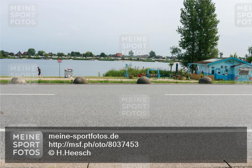 21.06.2025 - 27. Vierlanden-Triathlon H.Heesch http://msf.ph/oto/8037453 15.06.2025 11:47:16 Radfahren 717, 787 meine-sportfotos.de