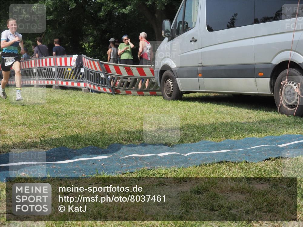 21.06.2025 - 27. Vierlanden-Triathlon KatJ http://msf.ph/oto/8037461 15.06.2025 11:28:07 Schwimmen  meine-sportfotos.de