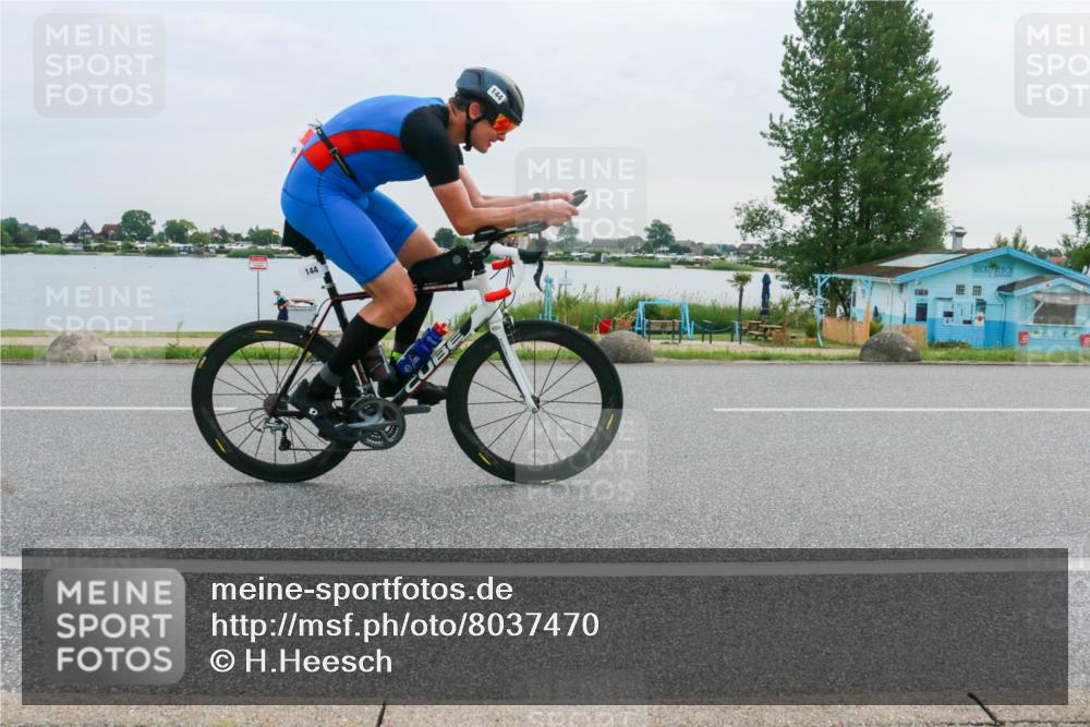 15.06.2025 - 27. Vierlanden-Triathlon H.Heesch http://msf.ph/oto/8037470 15.06.2025 10:52:12 Radfahren 84, 144, 173, 252, 513 meine-sportfotos.de