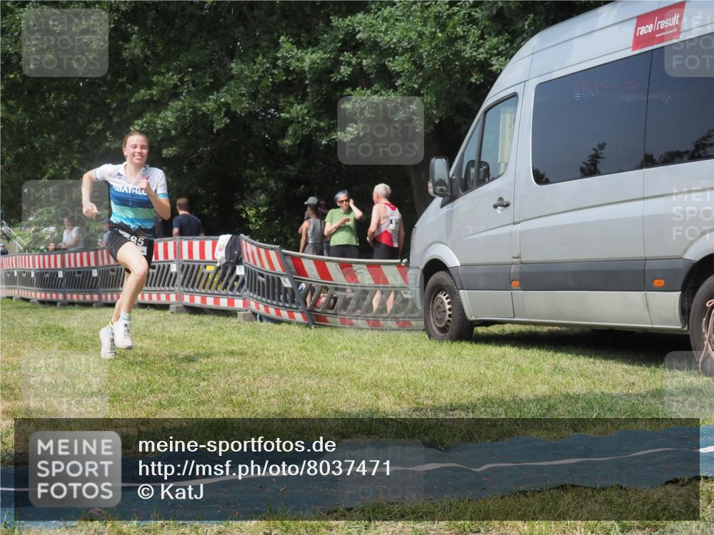 21.06.2025 - 27. Vierlanden-Triathlon KatJ http://msf.ph/oto/8037471 15.06.2025 11:28:07 Schwimmen  meine-sportfotos.de