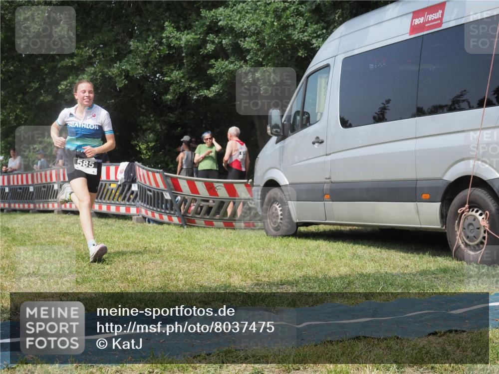 21.06.2025 - 27. Vierlanden-Triathlon KatJ http://msf.ph/oto/8037475 15.06.2025 11:28:07 Schwimmen  meine-sportfotos.de