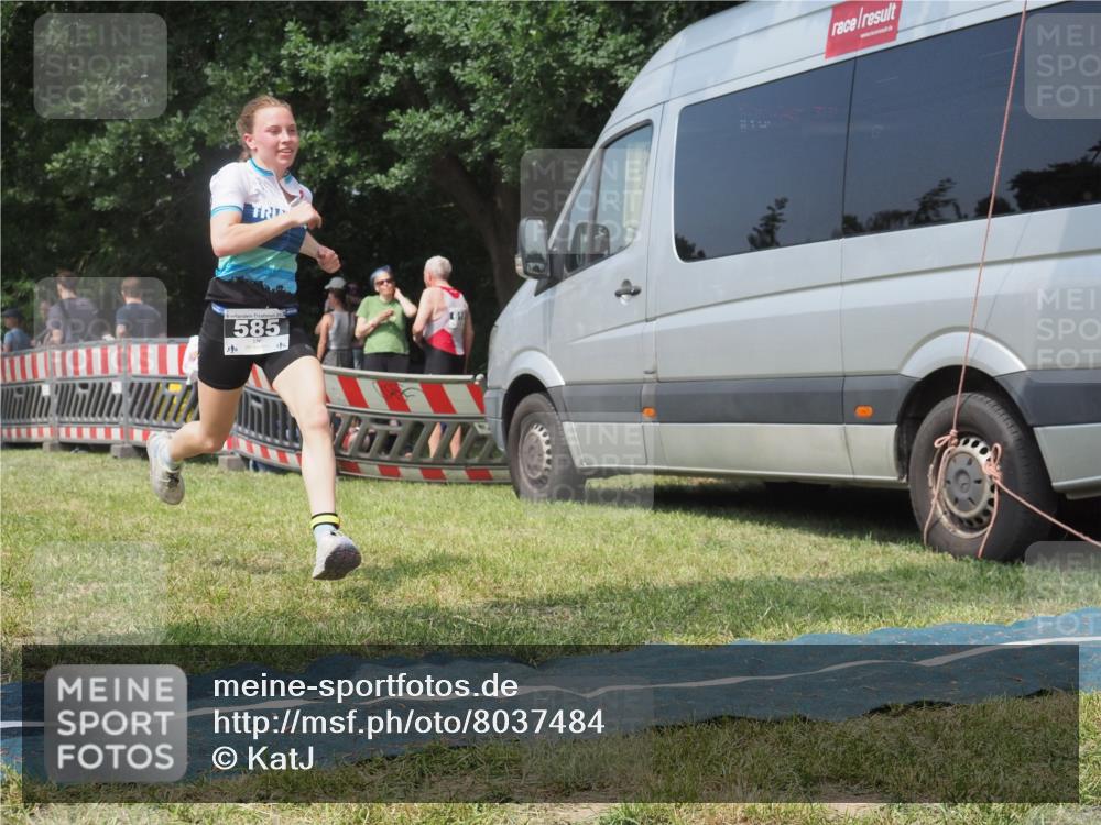 21.06.2025 - 27. Vierlanden-Triathlon KatJ http://msf.ph/oto/8037484 15.06.2025 11:28:08 Schwimmen  meine-sportfotos.de