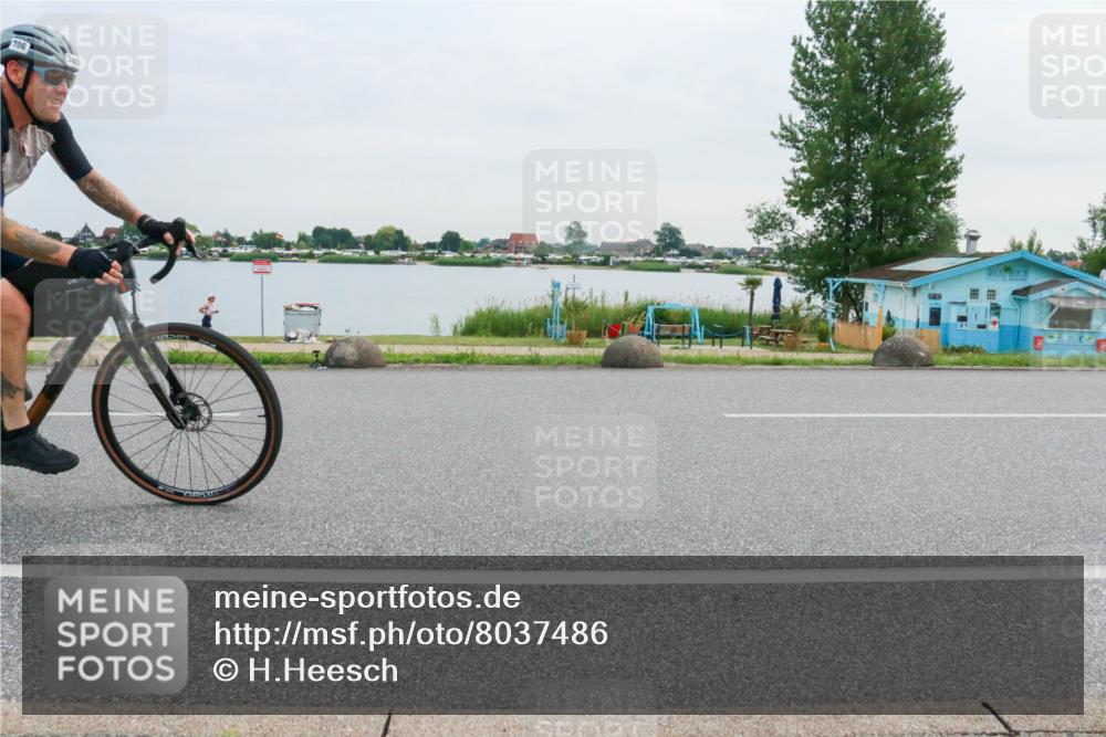 15.06.2025 - 27. Vierlanden-Triathlon H.Heesch http://msf.ph/oto/8037486 15.06.2025 10:52:18 Radfahren 386, 513 meine-sportfotos.de