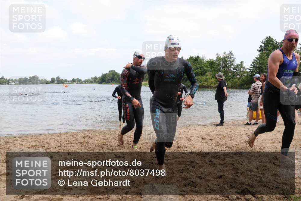 21.06.2025 - 27. Vierlanden-Triathlon Lena Gebhardt http://msf.ph/oto/8037498 15.06.2025 12:06:25 Schwimmen 1014, 1015, 1016, 1017, 1019, 1020, 1021, 1022, 1023 meine-sportfotos.de