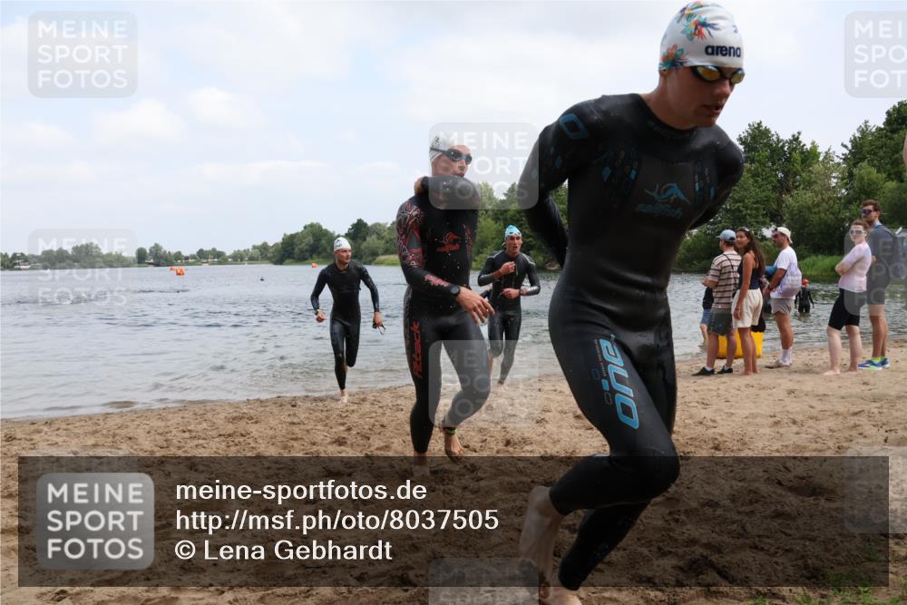 21.06.2025 - 27. Vierlanden-Triathlon Lena Gebhardt http://msf.ph/oto/8037505 15.06.2025 12:06:26 Schwimmen 1014, 1015, 1016, 1017, 1019, 1020, 1021, 1022, 1023 meine-sportfotos.de