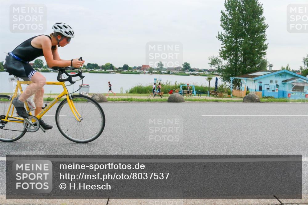 15.06.2025 - 27. Vierlanden-Triathlon H.Heesch http://msf.ph/oto/8037537 15.06.2025 10:52:38 Radfahren 234, 564 meine-sportfotos.de