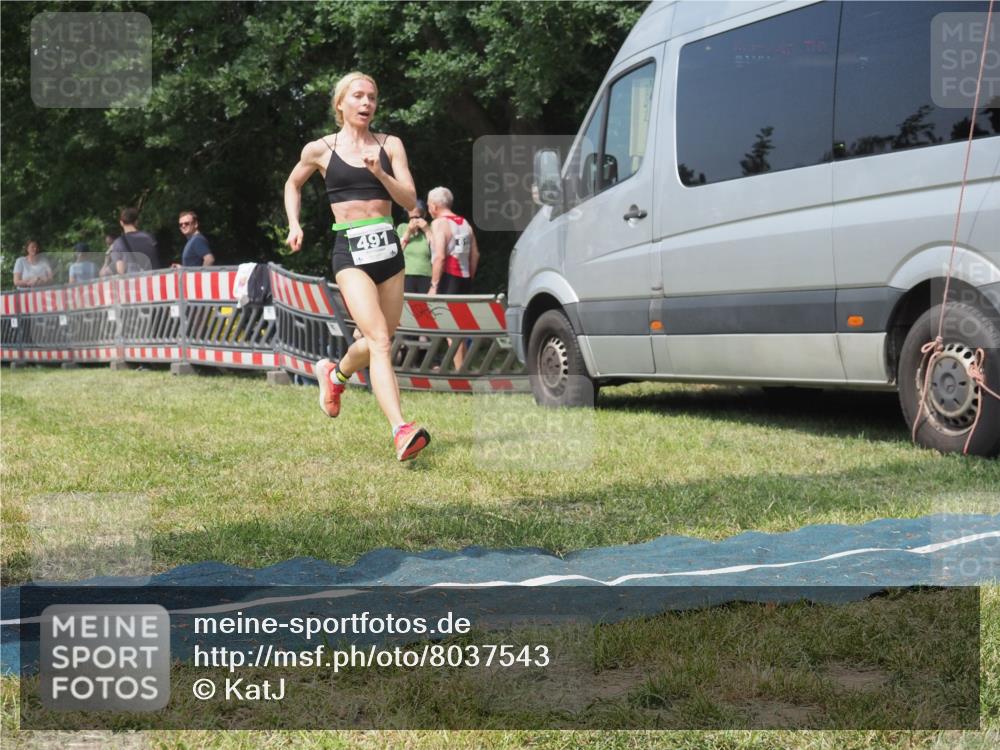21.06.2025 - 27. Vierlanden-Triathlon KatJ http://msf.ph/oto/8037543 15.06.2025 11:28:10 Schwimmen  meine-sportfotos.de